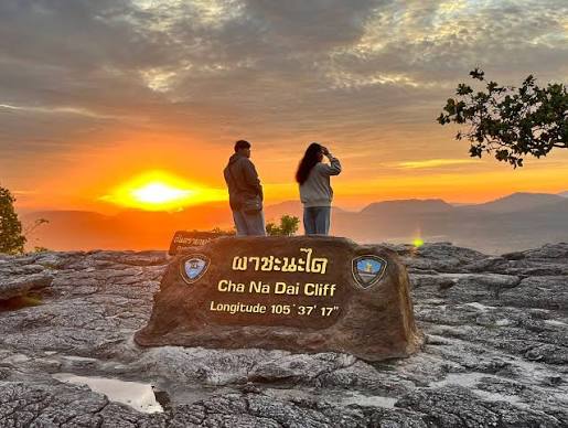 ที่เที่ยวอุบลราชธานี ผาแต้ม