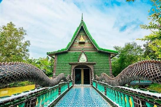 ที่เที่ยวศรีสะเกษ วัดล้านขวด