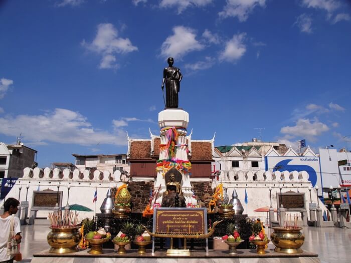 ที่เที่ยวนครราชสีมา อนุสาวรีย์ท้าวสุรนารี (ย่าโม)