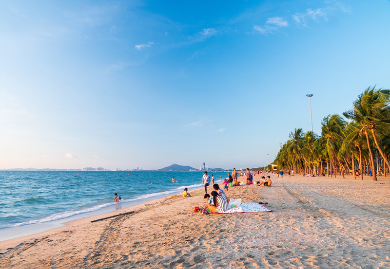 ที่เที่ยวชลบุรี หาดบางแสน