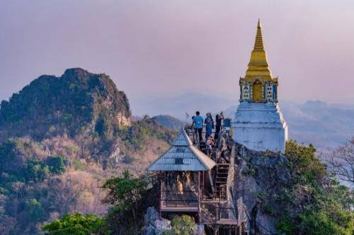 ที่เที่ยวลำปาง วัดเฉลิมพระเกียรติพระจอมเกล้าราชานุสรณ์