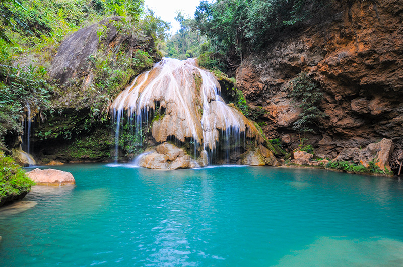 ที่เที่ยวลำพูน น้ำตกก้อหลวง