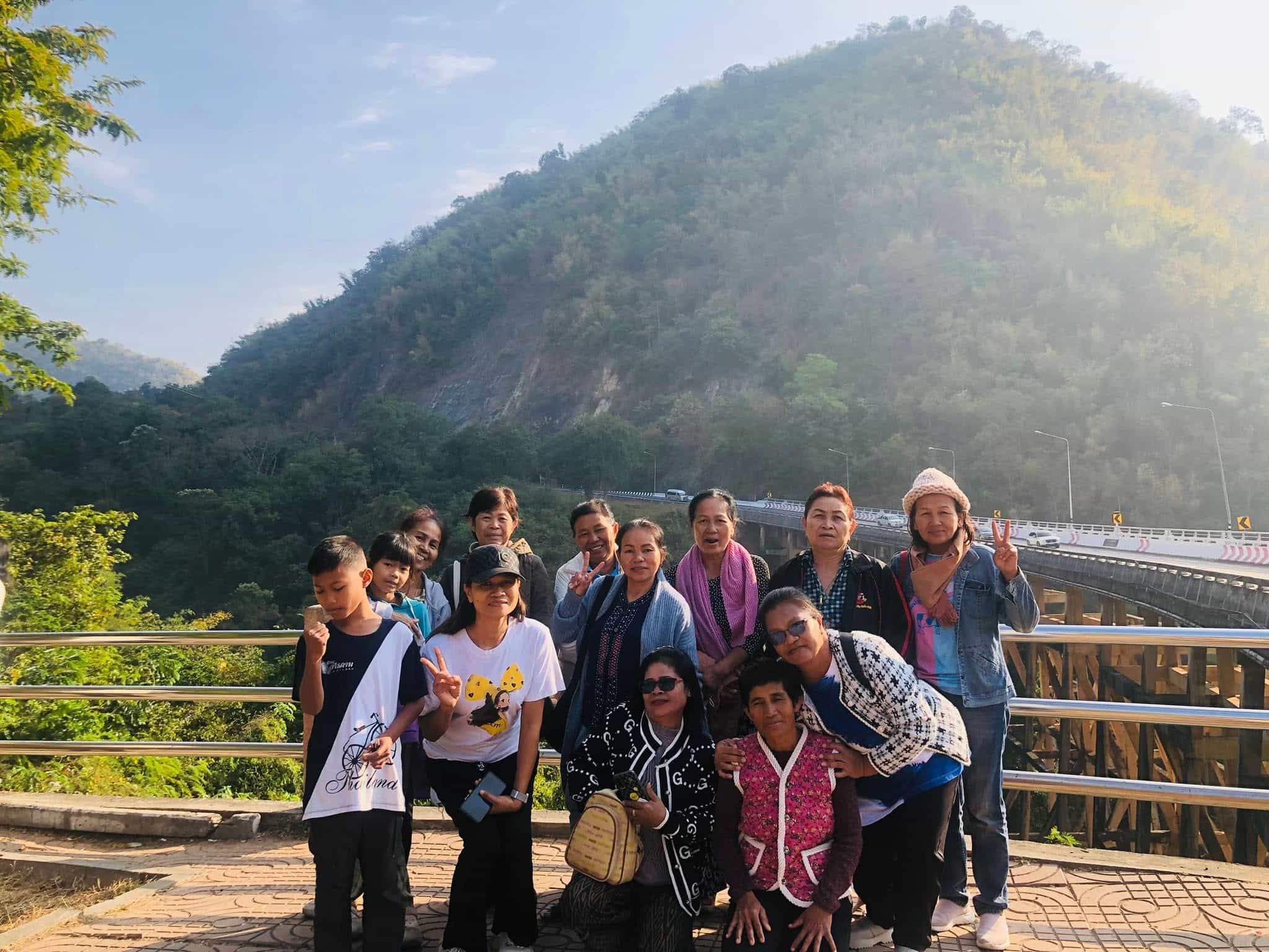 ผลงานบริการรถตู้เช่า ทริปวันเดียวไปกลับเขาค้อ จากมหาสารคาม สัมผัสทะเลหมอก คาเฟ่ และวัดผาซ่อนแก้ว